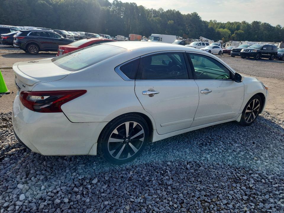 Продажа на аукционе авто 2018 Nissan Altima, vin: 1N4AL3AP4JC104943, номер лота: 60503986