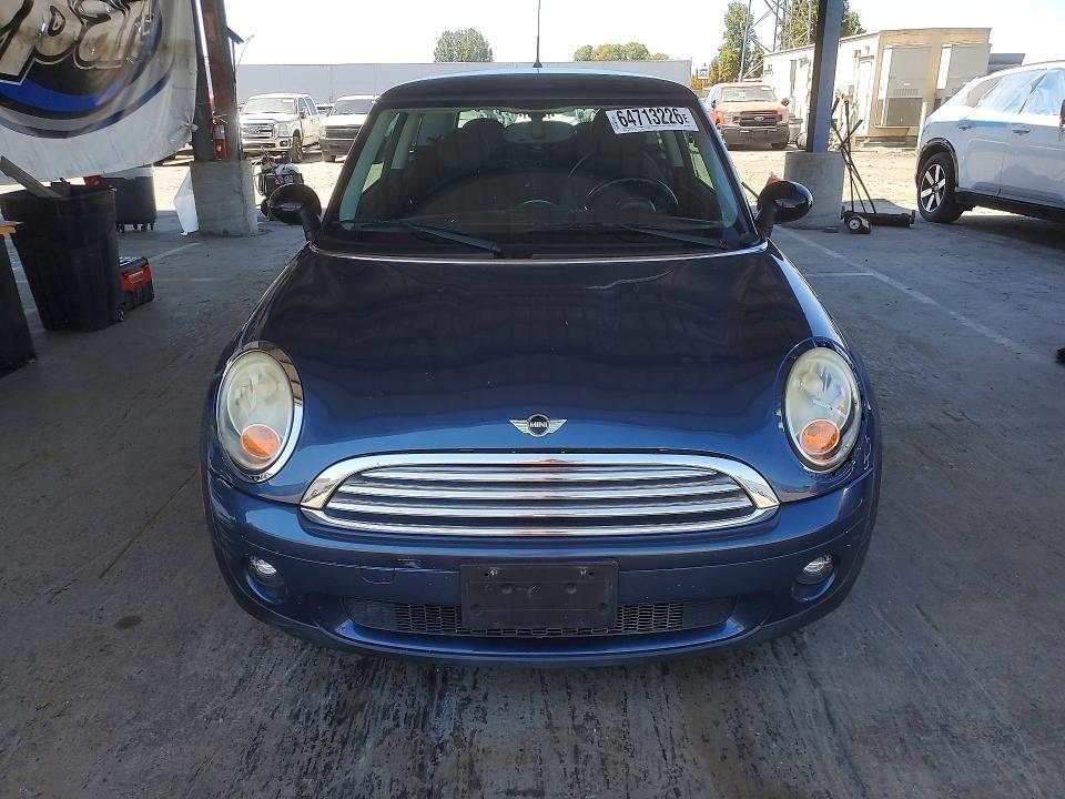 64713226 :رقم المزاد ، WMWMF3C51ATZ66394 vin ، 2010 Mini Cooper مزاد بيع