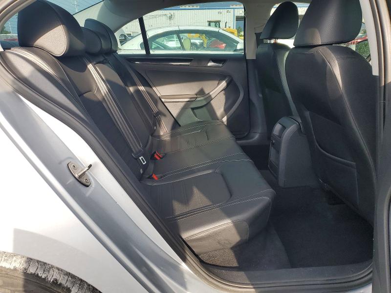 63516606 :رقم المزاد ، 3VWL07AJ7FM251601 vin ، 2015 Volkswagen Jetta مزاد بيع