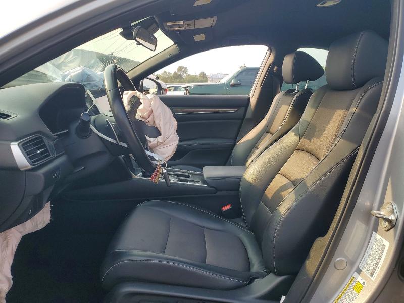 64740606 :رقم المزاد ، 1HGCV1F39JA124075 vin ، 2018 Honda Accord مزاد بيع