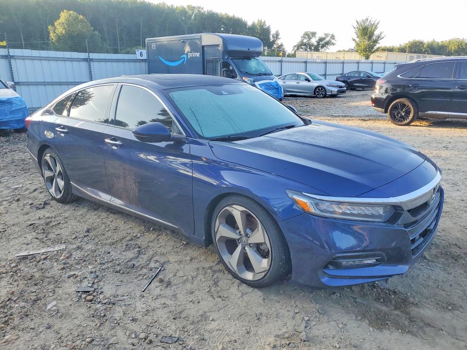 2018 Honda Accord მანქანა იყიდება აუქციონზე, vin: 1HGCV1F93JA046137, აუქციონის ნომერი: 66511196