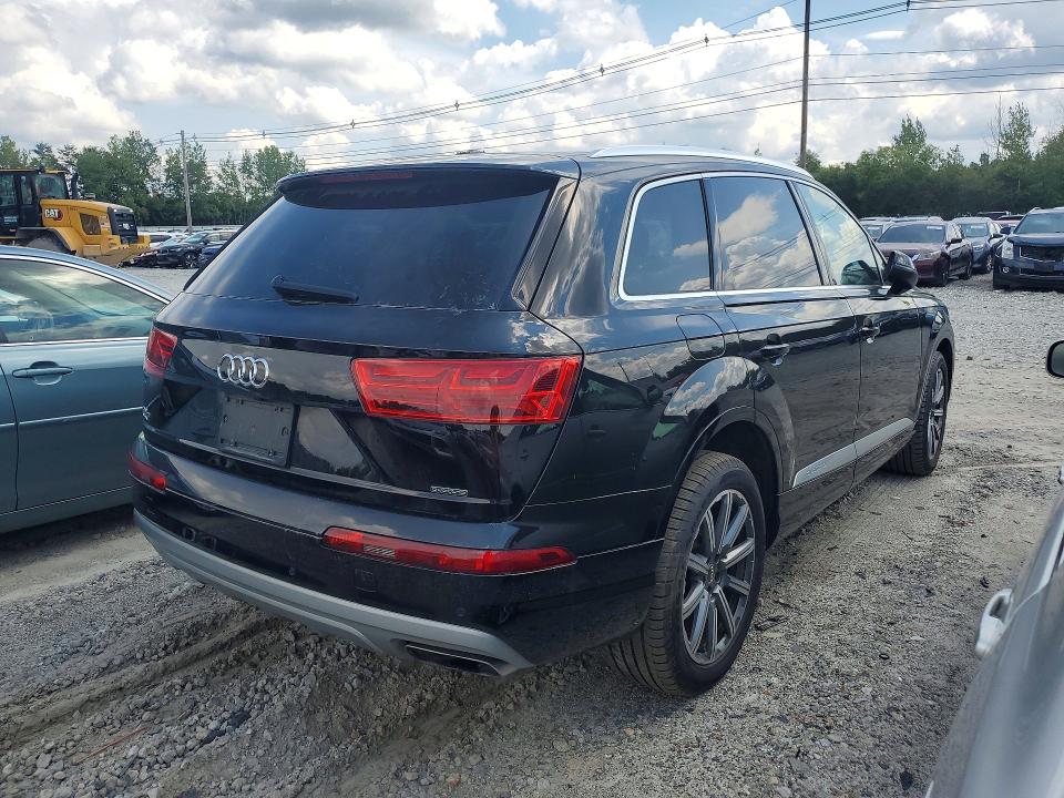 63821056 :رقم المزاد ، WA1LHAF79HD041726 vin ، 2017 Audi Q7 مزاد بيع