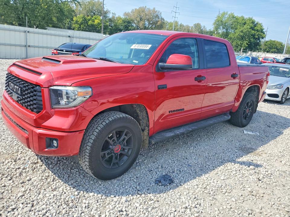 67030086 :رقم المزاد ، 5TFDY5F12JX770457 vin ، 2018 Toyota Tundra مزاد بيع
