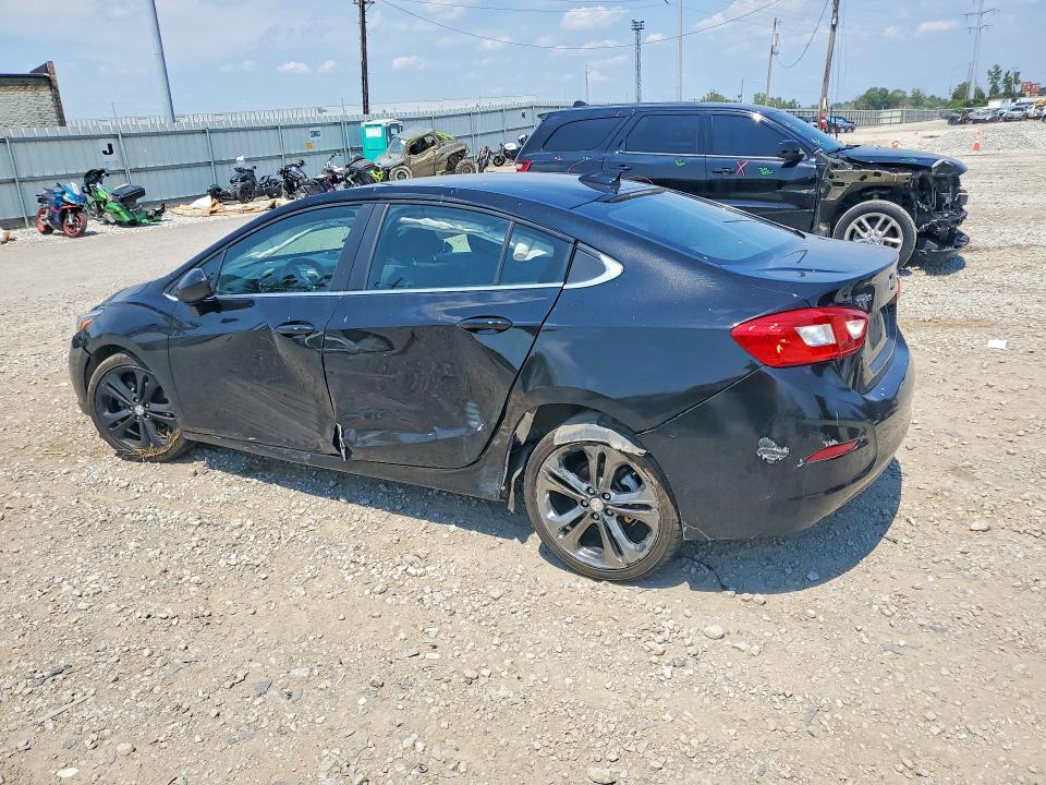 2017 Chevrolet Cruze მანქანა იყიდება აუქციონზე, vin: 1G1BE5SM3H7237584, აუქციონის ნომერი: 64137036