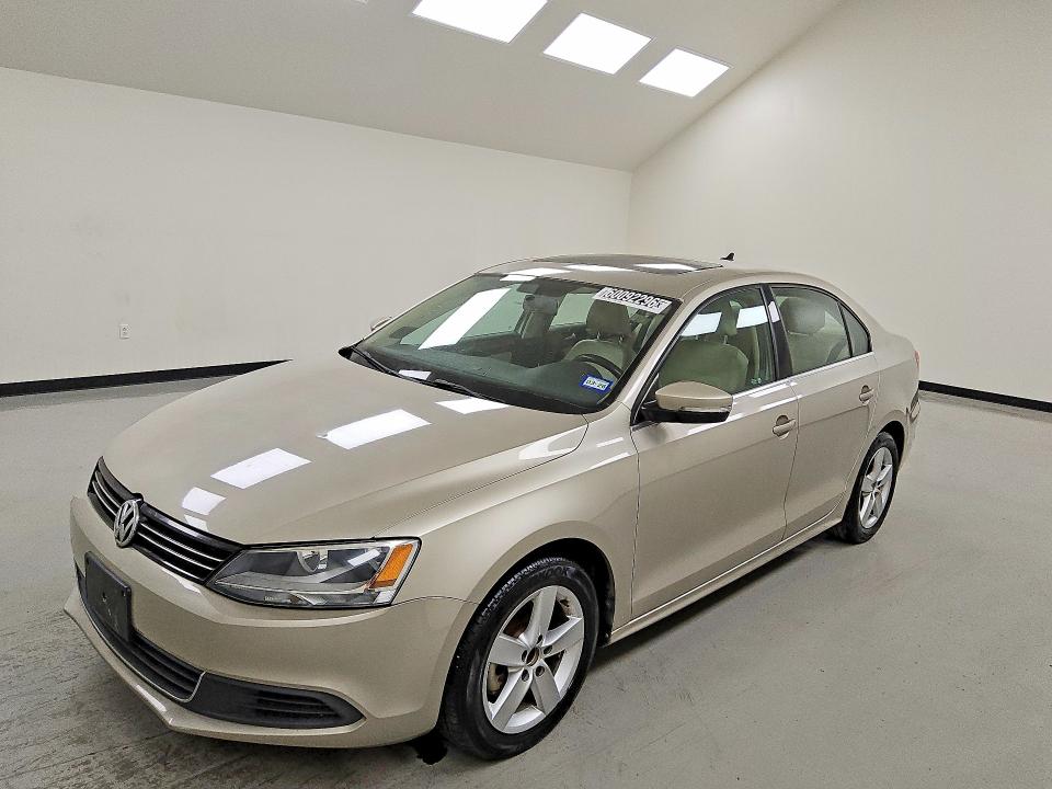 2014 Volkswagen Jetta მანქანა იყიდება აუქციონზე, vin: 3VWLL7AJ5EM246161, აუქციონის ნომერი: 60092296