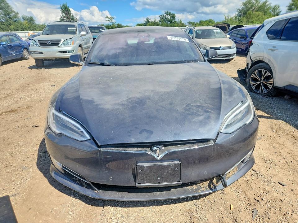 65385656 :رقم المزاد ، 5YJSA1E28HF222255 vin ، 2017 Tesla Model S مزاد بيع