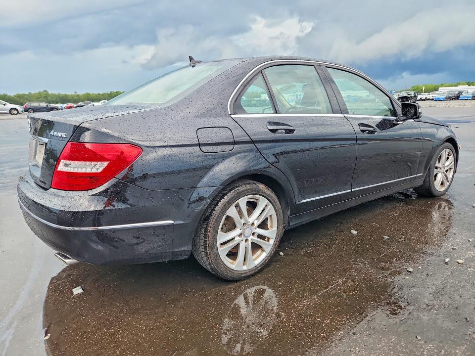 Продажа на аукционе авто 2014 Mercedes-benz C, vin: WDDGF8ABXER310001, номер лота: 64801256
