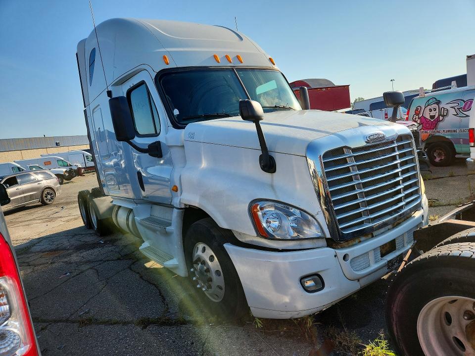 Продаж на аукціоні авто 2012 Freightliner Cascadia 125, vin: 1FUJGLBG7CLBR7775, номер лоту: 63388966