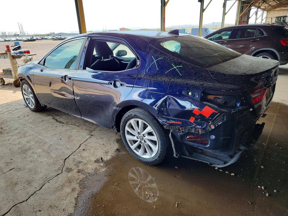 64469316 :رقم المزاد ، 4T1C11AK7NU647717 vin ، 2022 Toyota Camry مزاد بيع