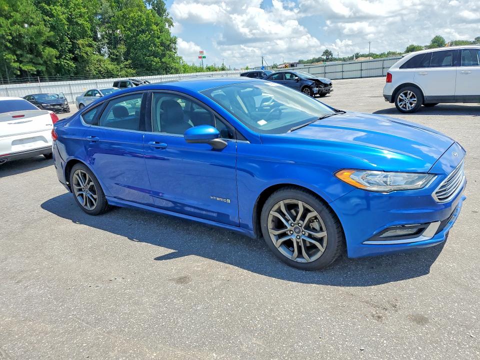 64008386 :رقم المزاد ، 3FA6P0LU4HR357722 vin ، 2017 Ford Fusion مزاد بيع