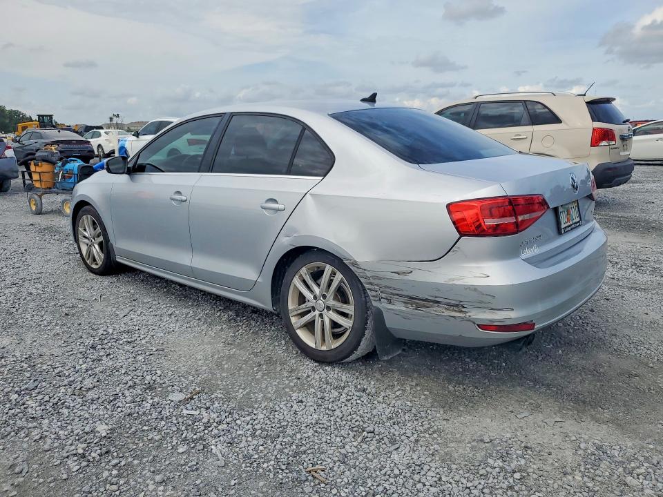 63516606 :رقم المزاد ، 3VWL07AJ7FM251601 vin ، 2015 Volkswagen Jetta مزاد بيع