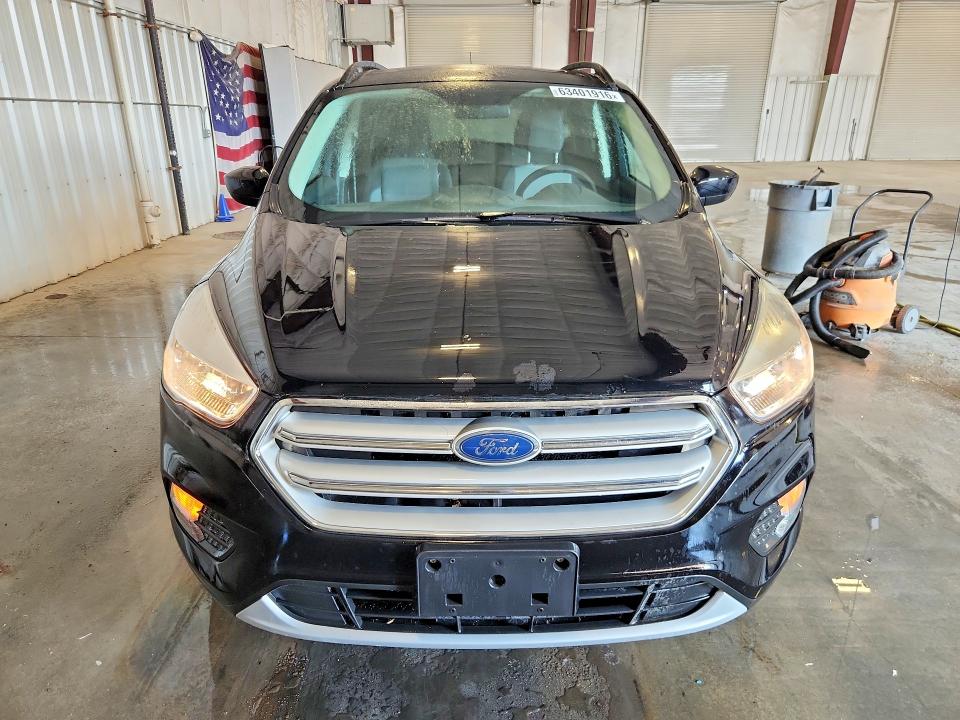2018 Ford Escape მანქანა იყიდება აუქციონზე, vin: 1FMCU9GD8JUC61607, აუქციონის ნომერი: 63401916