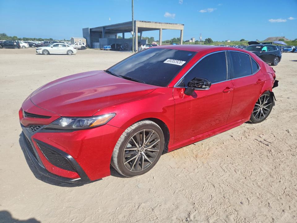 65352926 :رقم المزاد ، 4T1G11AK6NU045652 vin ، 2022 Toyota Camry مزاد بيع