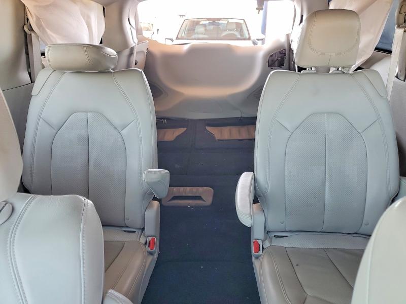 65606216 :رقم المزاد ، 2C4RC1BG1JR157963 vin ، 2018 Chrysler Pacifica مزاد بيع