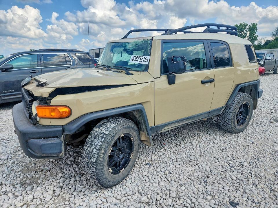 63823216 :رقم المزاد ، JTEBU4BF3BK100943 vin ، 2011 Toyota Fj Cruiser مزاد بيع