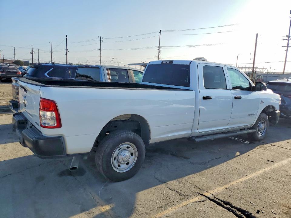 63776116 :رقم المزاد ، 3C6UR5HL9MG601595 vin ، 2021 Ram 2500 مزاد بيع