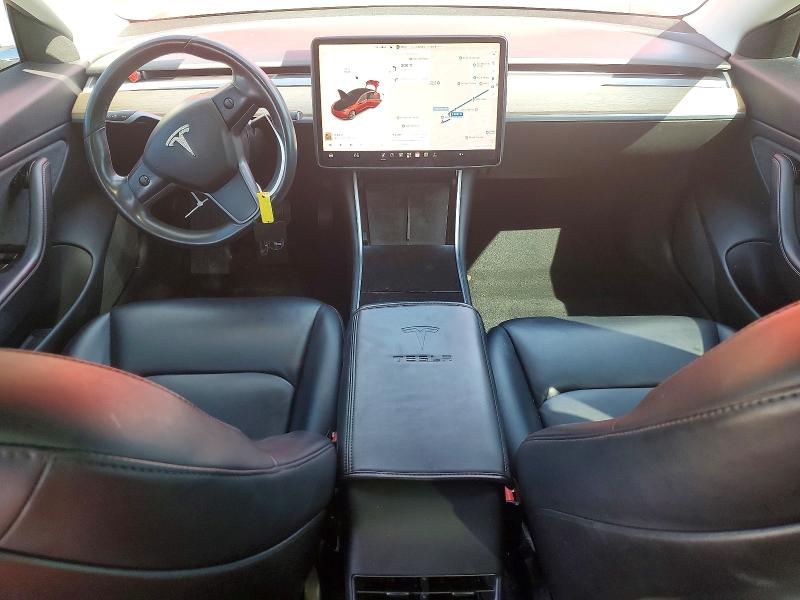 63241526 :رقم المزاد ، 5YJ3E1EA6JF050782 vin ، 2018 Tesla Model 3 مزاد بيع