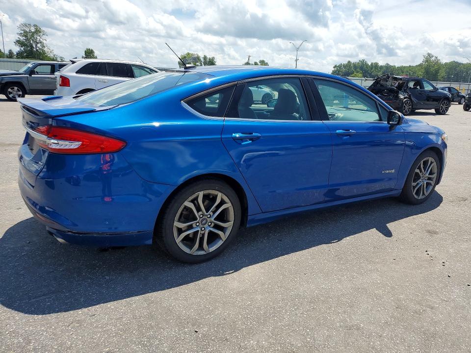 64008386 :رقم المزاد ، 3FA6P0LU4HR357722 vin ، 2017 Ford Fusion مزاد بيع