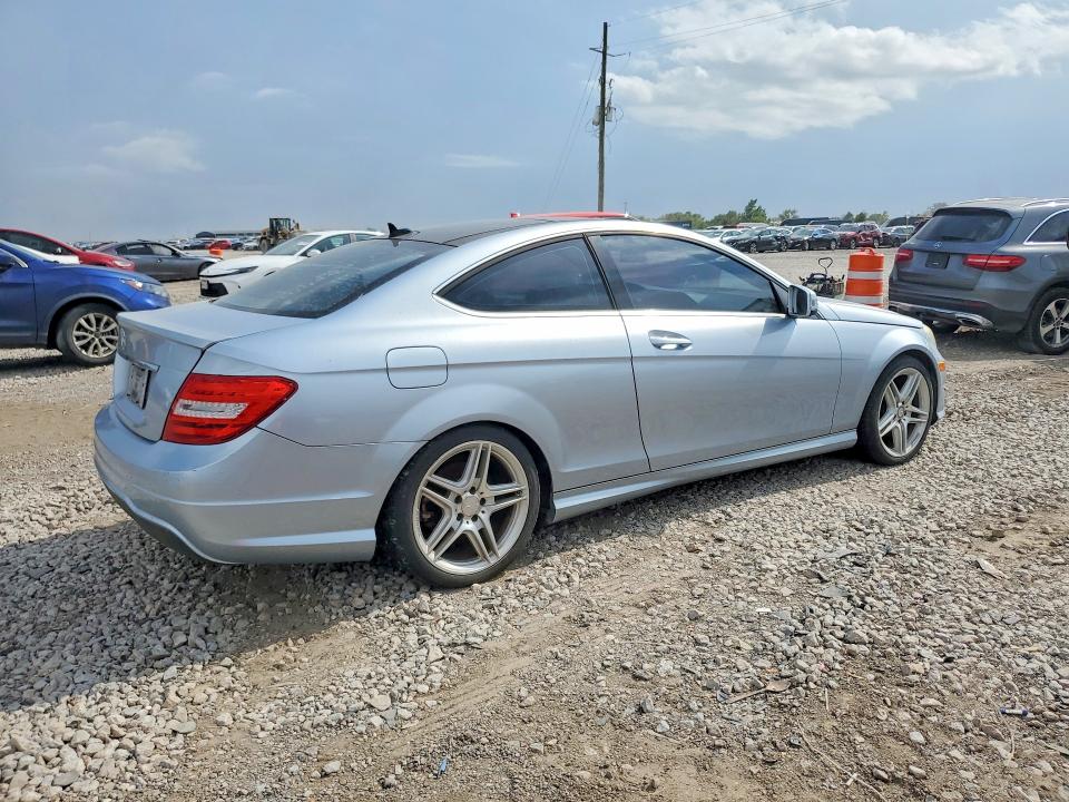 66824746 :رقم المزاد ، WDDGJ4HB1FG369819 vin ، 2015 Mercedes-benz C مزاد بيع