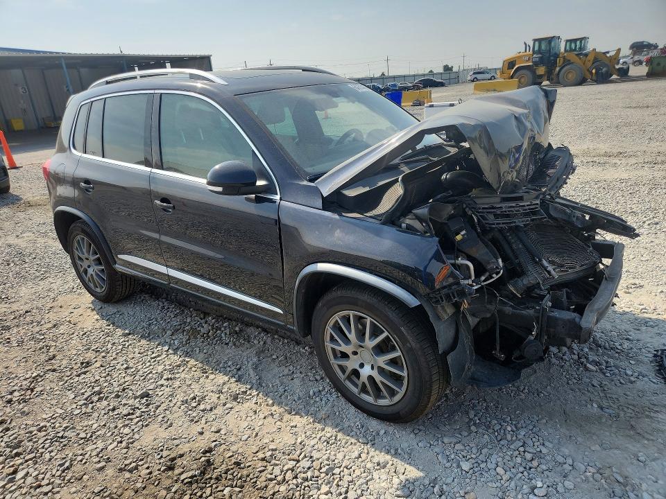 64674466 :رقم المزاد ، WVGBV3AX8EW031584 vin ، 2014 Volkswagen Tiguan مزاد بيع