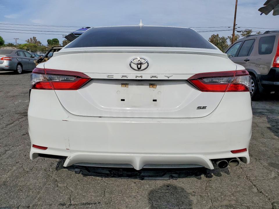 2021 Toyota Camry მანქანა იყიდება აუქციონზე, vin: 4T1G11AK1MU585862, აუქციონის ნომერი: 65037386