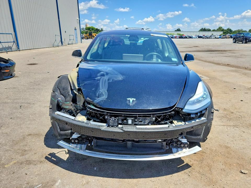 65564356 :رقم المزاد ، 5YJ3E1EB7JF120900 vin ، 2018 Tesla Model 3 مزاد بيع