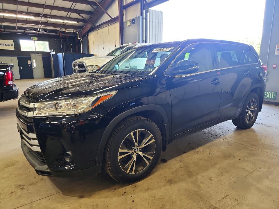 Продаж на аукціоні авто 2018 Toyota Highlander, vin: 5TDBZRFH6JS808738, номер лоту: 63936326