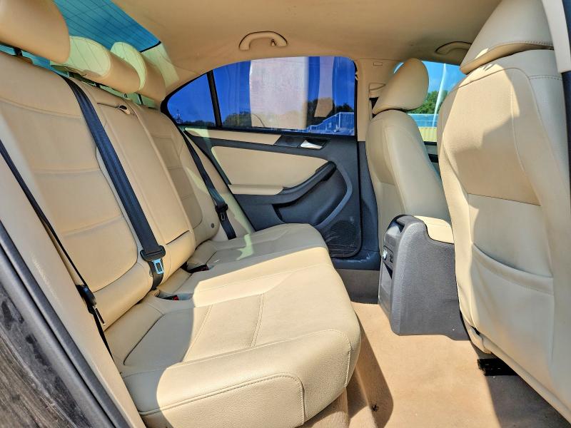 67056126 :رقم المزاد ، 3VWDP7AJ5CM369125 vin ، 2012 Volkswagen Jetta مزاد بيع