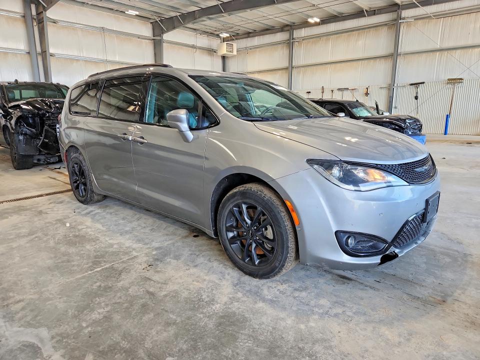 Продаж на аукціоні авто 2020 Chrysler Pacifica, vin: 2C4RC3BG4LR288352, номер лоту: 64750416
