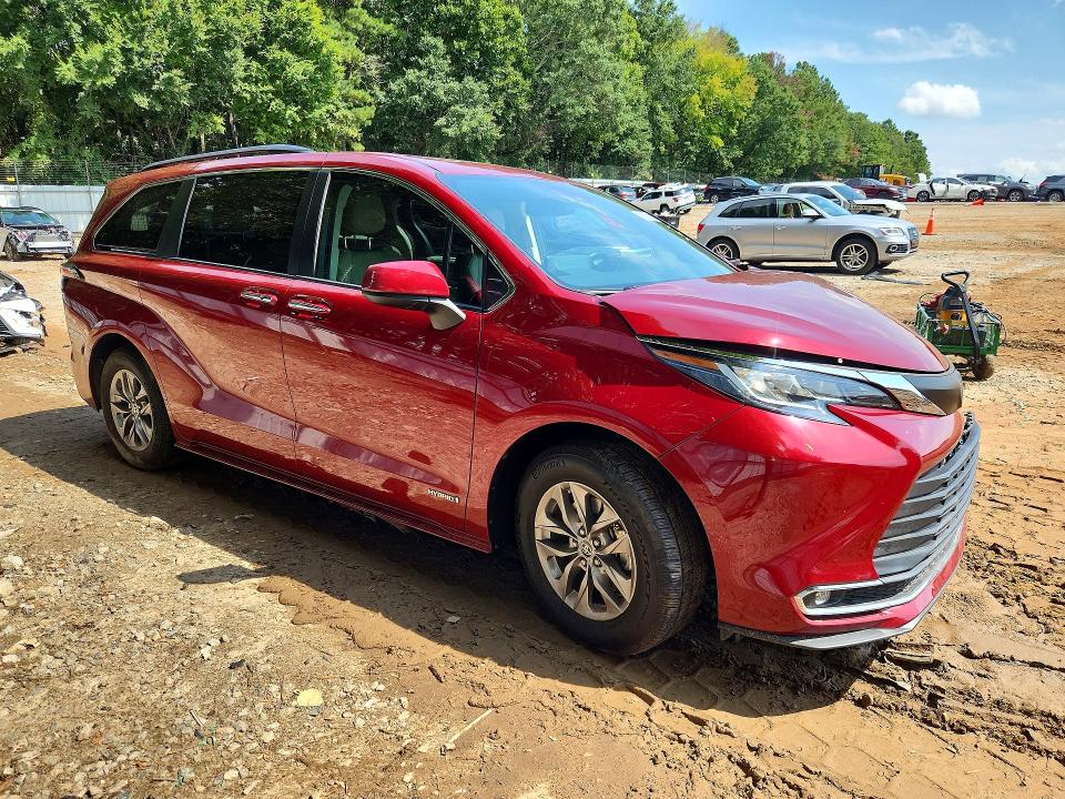 2021 Toyota Sienna მანქანა იყიდება აუქციონზე, vin: 5TDYRKEC5MS005205, აუქციონის ნომერი: 66597786