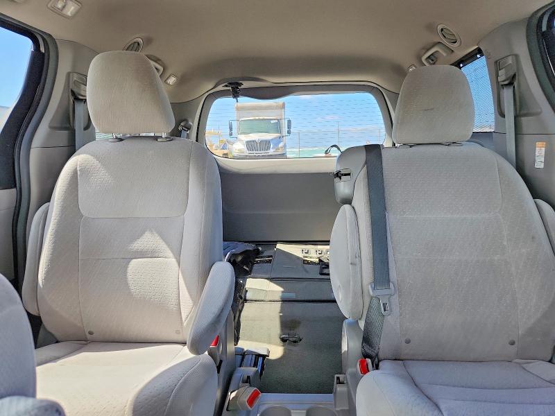 65363326 :رقم المزاد ، 5TDKK3DC2FS532140 vin ، 2015 Toyota Sienna مزاد بيع