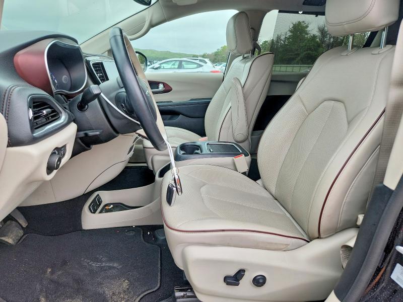 63183876 :رقم المزاد ، 2C4RC1GGXHR614059 vin ، 2017 Chrysler Pacifica مزاد بيع