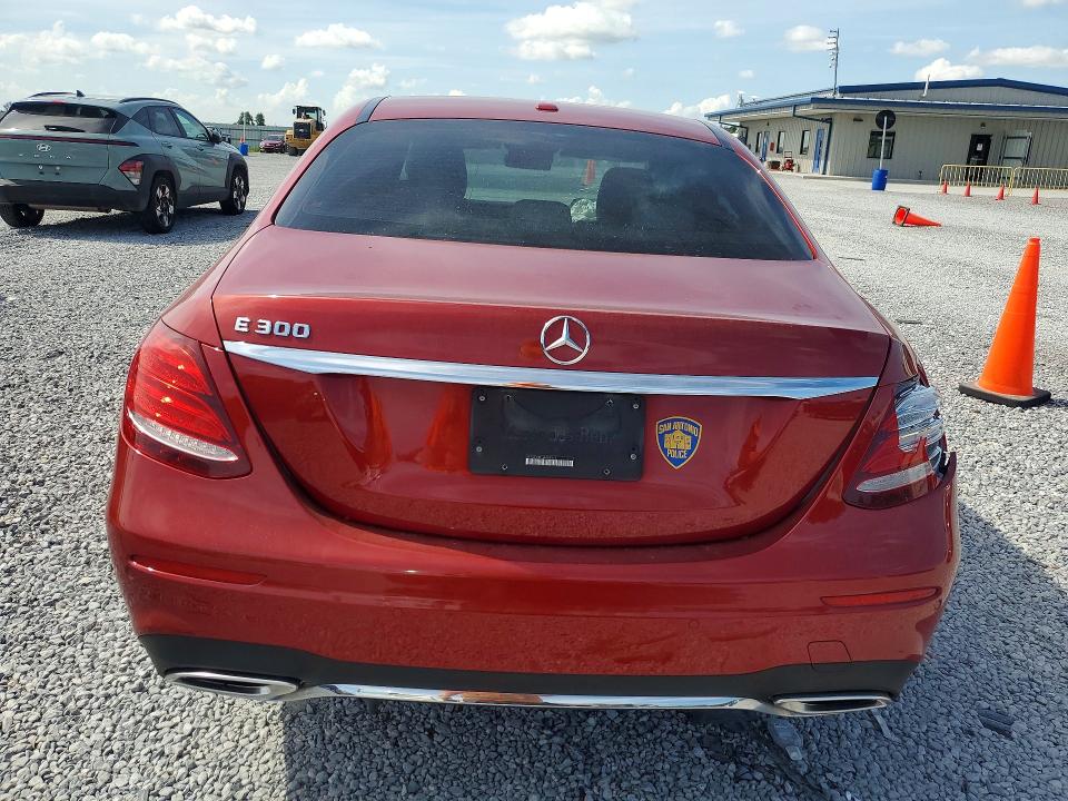65586036 :رقم المزاد ، WDDZF4JB1JA487515 vin ، 2018 Mercedes-benz E مزاد بيع
