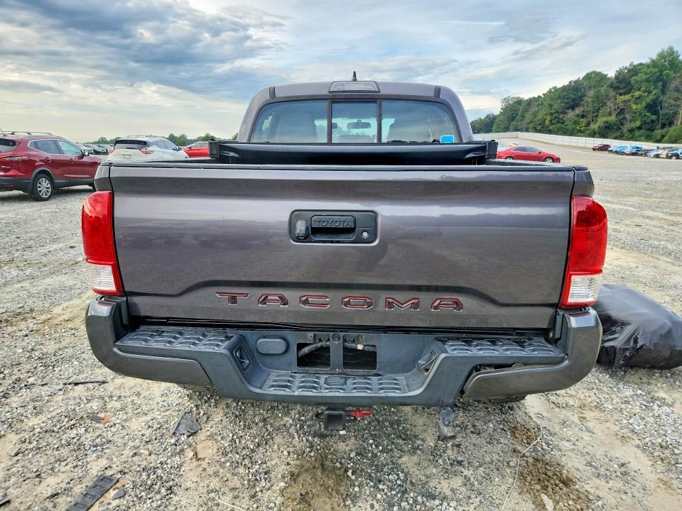 65862356 :رقم المزاد ، 5TFAX5GN0HX084922 vin ، 2017 Toyota Tacoma مزاد بيع
