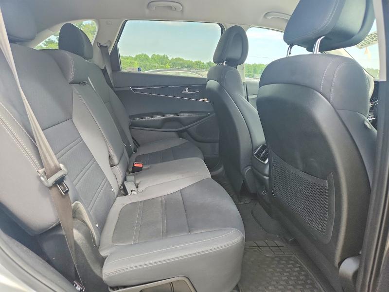 64697816 :رقم المزاد ، 5XYPG4A34GG167640 vin ، 2016 Kia Sorento مزاد بيع