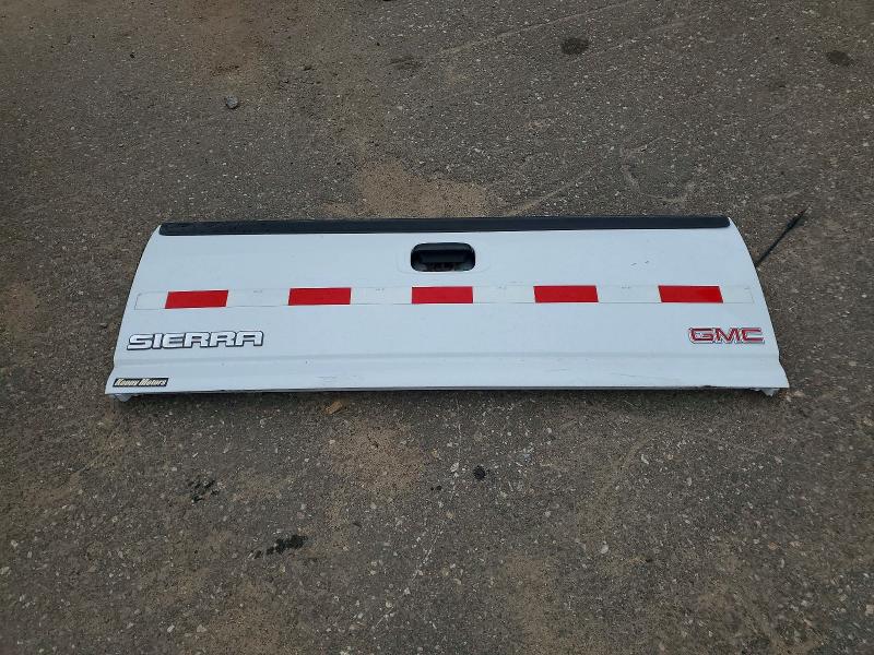 64600486 :رقم المزاد ، 1GTHK24U54E298012 vin ، 2004 Gmc Sierra مزاد بيع