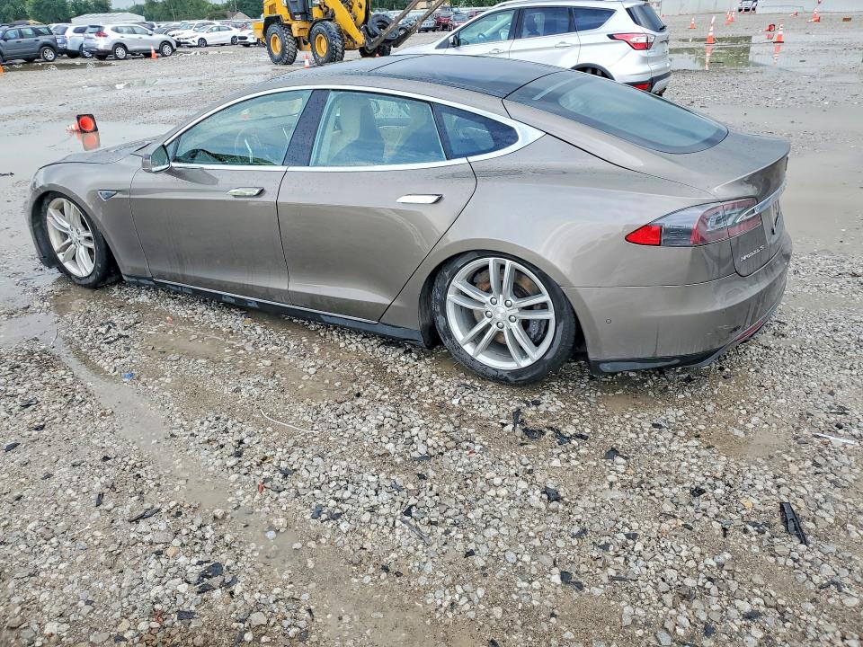 2015 Tesla Model S მანქანა იყიდება აუქციონზე, vin: 5YJSA1E23FF103073, აუქციონის ნომერი: 65476066