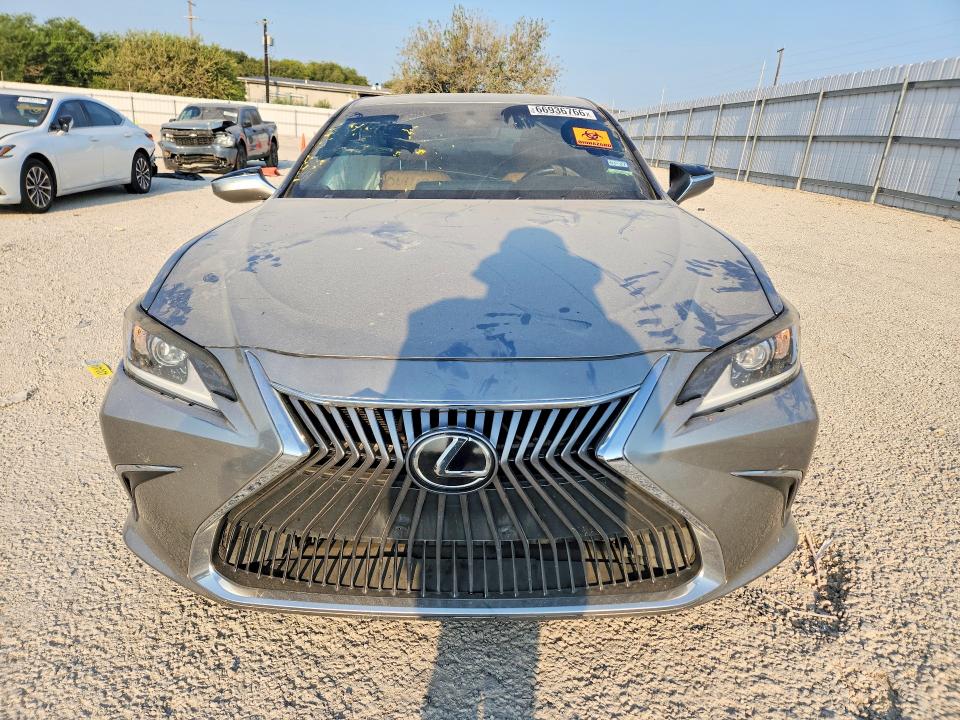 66936766 :رقم المزاد ، 58ABZ1B18KU015002 vin ، 2019 Lexus Es مزاد بيع