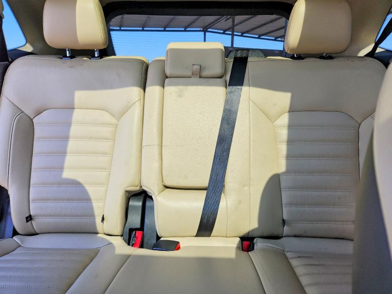 66133236 :رقم المزاد ، 2FMPK3J97JBB19229 vin ، 2018 Ford Edge مزاد بيع