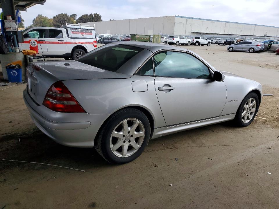 2001 Mercedes-benz Slk მანქანა იყიდება აუქციონზე, vin: WDBKK49F31F186177, აუქციონის ნომერი: 63857466