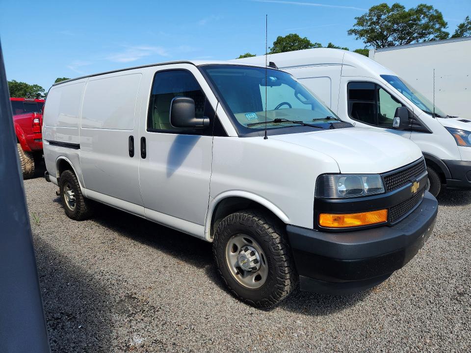 63600156 :رقم المزاد ، 1GCZGGFP4N1251783 vin ، 2022 Chevrolet Express G3500 مزاد بيع