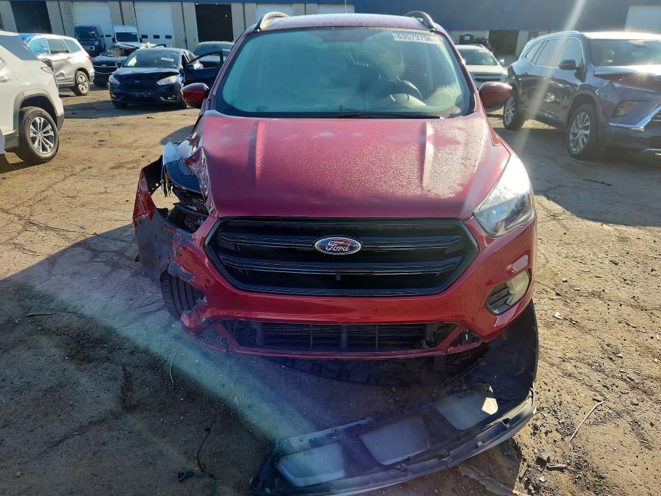 2019 Ford Escape მანქანა იყიდება აუქციონზე, vin: 1FMCU9HD6KUA96611, აუქციონის ნომერი: 63573706