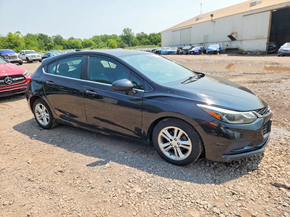 64952886 :رقم المزاد ، 3G1BE6SM3HS592018 vin ، 2017 Chevrolet Cruze مزاد بيع
