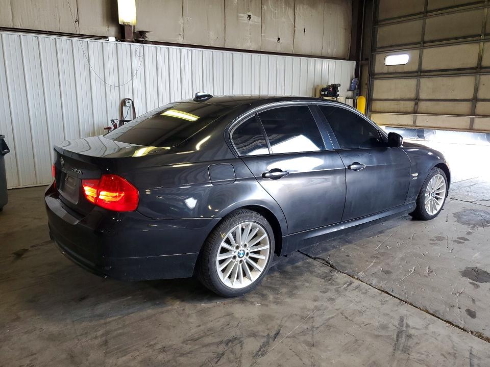 63666526 :رقم المزاد ، WBAPK7C55BF086198 vin ، 2011 Bmw 328 مزاد بيع