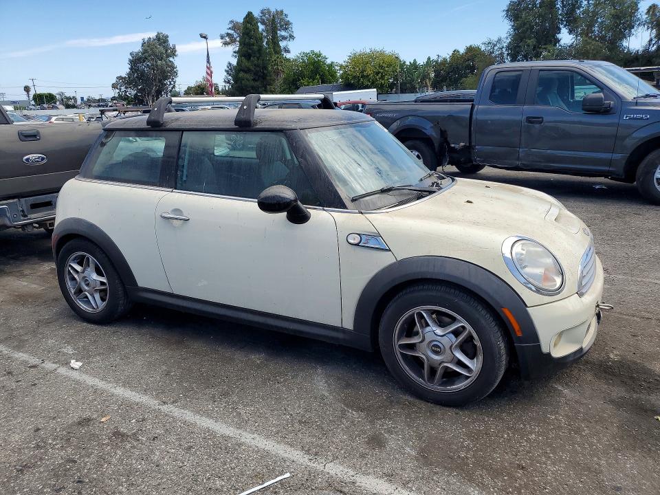 64305206 :رقم المزاد ، WMWMF7C56ATZ73994 vin ، 2010 Mini Cooper مزاد بيع