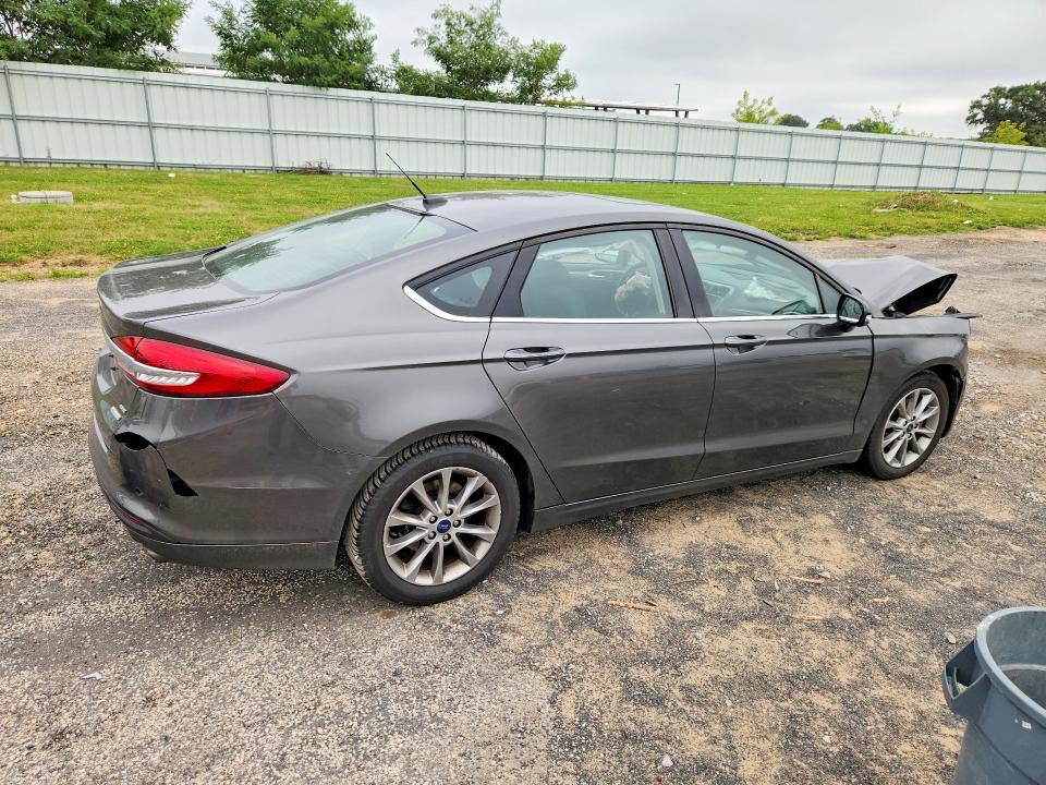 2017 Ford Fusion მანქანა იყიდება აუქციონზე, vin: 3FA6P0HDXHR350301, აუქციონის ნომერი: 64332526