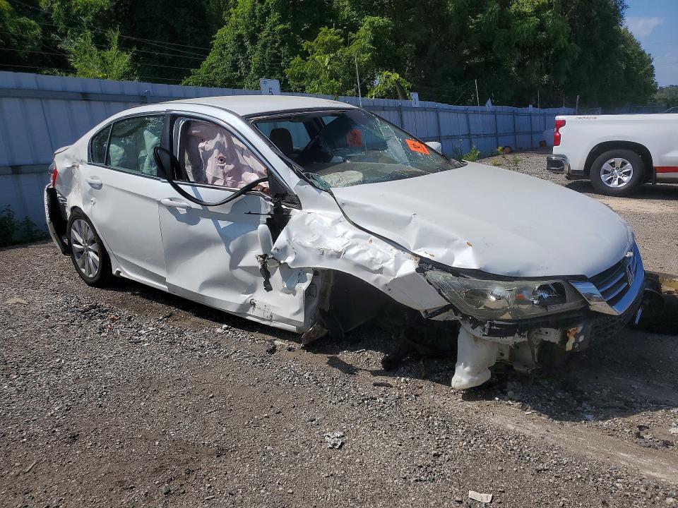 65000076 :رقم المزاد ، 1HGCR2F37FA810715 vin ، 2015 Honda Accord مزاد بيع