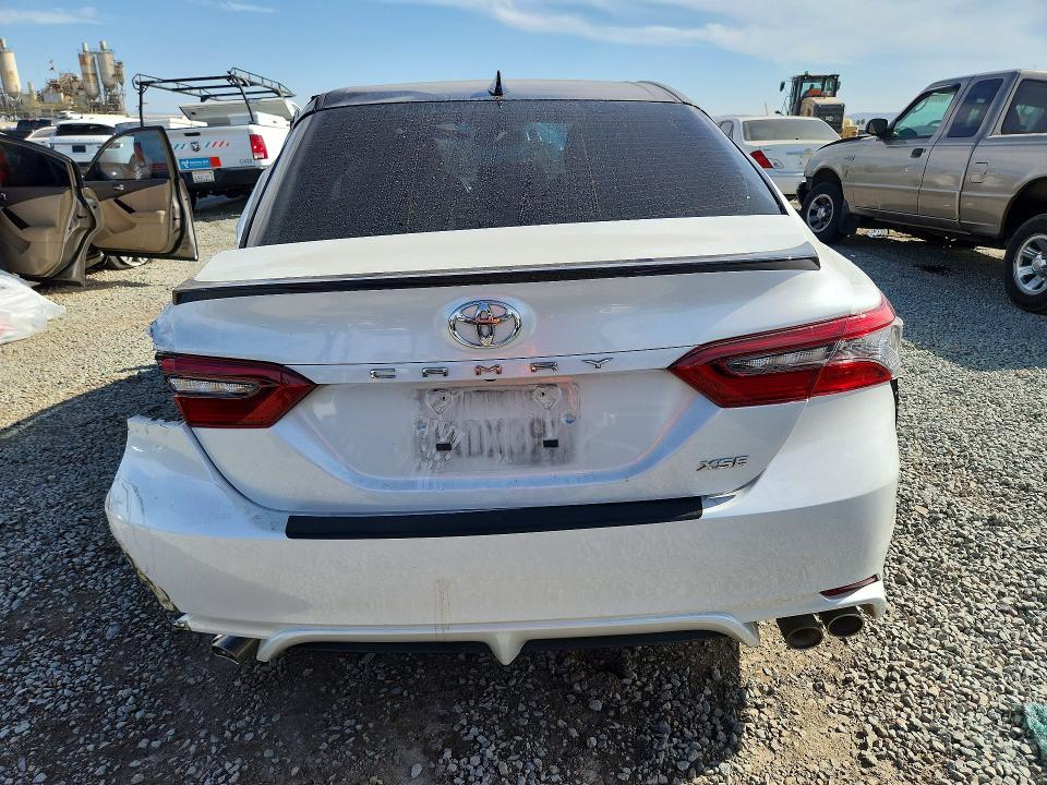 66504176 :رقم المزاد ، 4T1K61AK1NU024722 vin ، 2022 Toyota Camry مزاد بيع