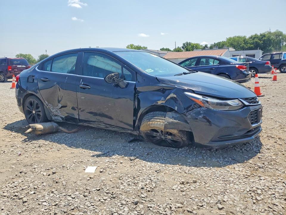 2017 Chevrolet Cruze მანქანა იყიდება აუქციონზე, vin: 1G1BE5SM3H7237584, აუქციონის ნომერი: 64137036