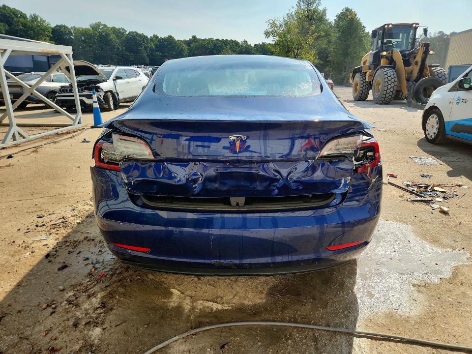 64394226 :رقم المزاد ، 5YJ3E1EA7NF372630 vin ، 2022 Tesla Model 3 مزاد بيع